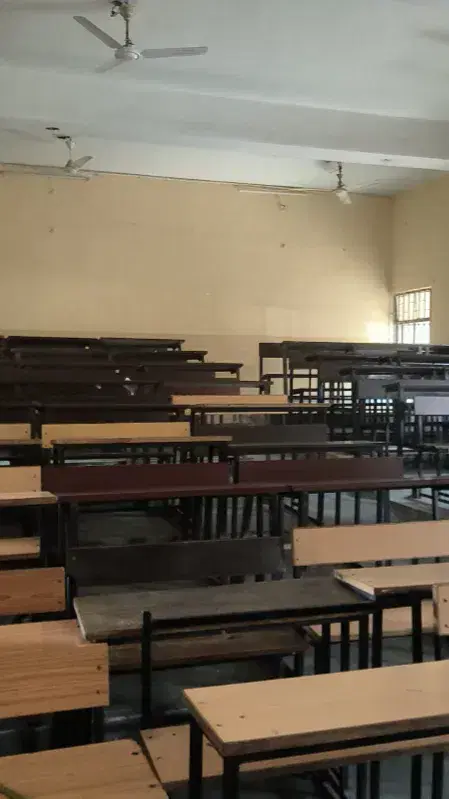 Dyal Singh College Academic Building photo 7